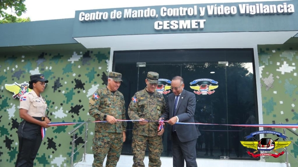 Ministro de Defensa inaugura Centro de Mando, Control y Video Vigilancia del CESMET.